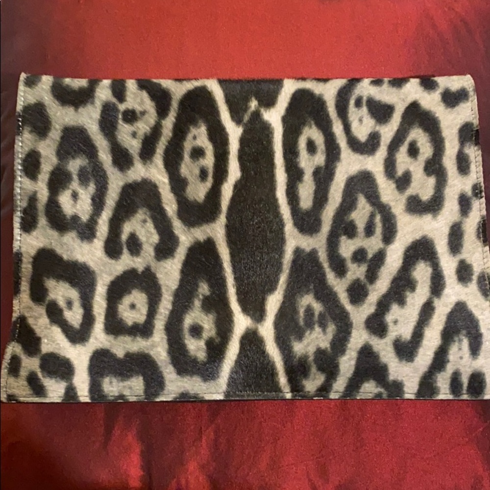 ⚫️⚪️”RARE FIND!! YSL EVENING/CLUTCH”⚪️⚫️ - Picture 6 of 12